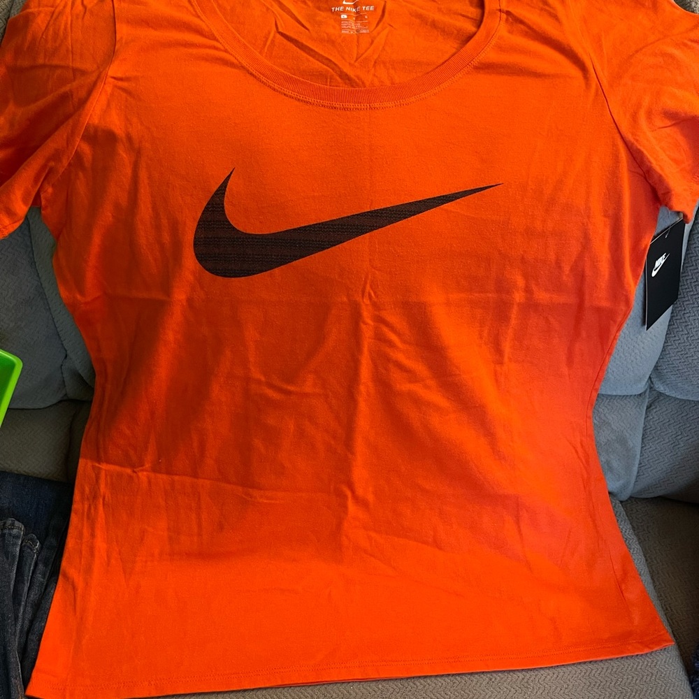 Ladies Nike shirt